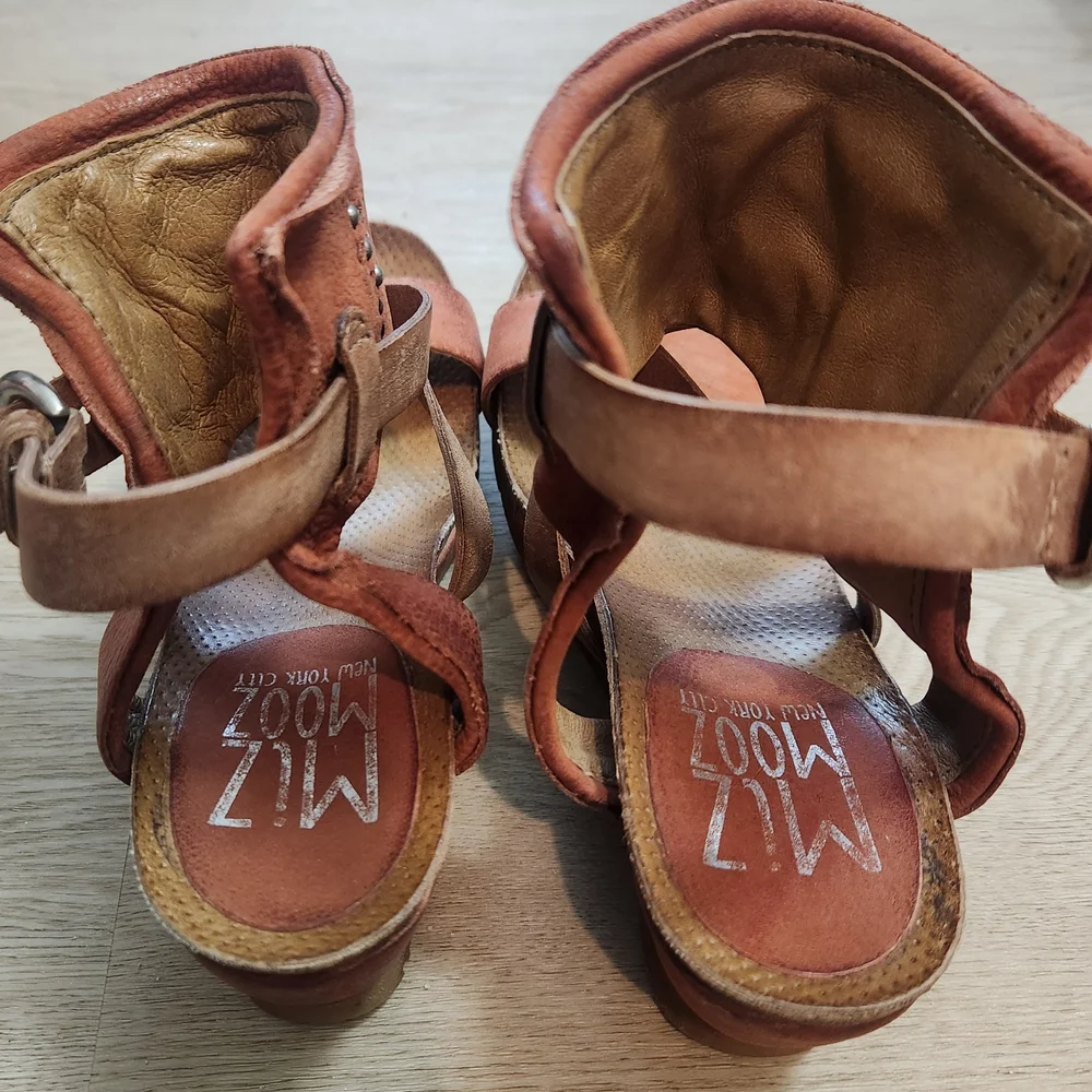 Bohemian Leather Sandals - Picture 6 of 7